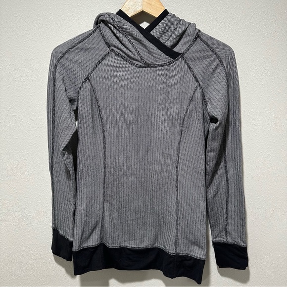 Lululemon Think Fast Hoodie - Picture 4 of 11